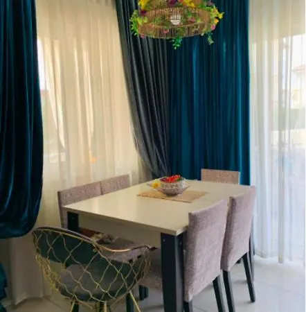 Luxury Flat Of Cleodora Apartament *
